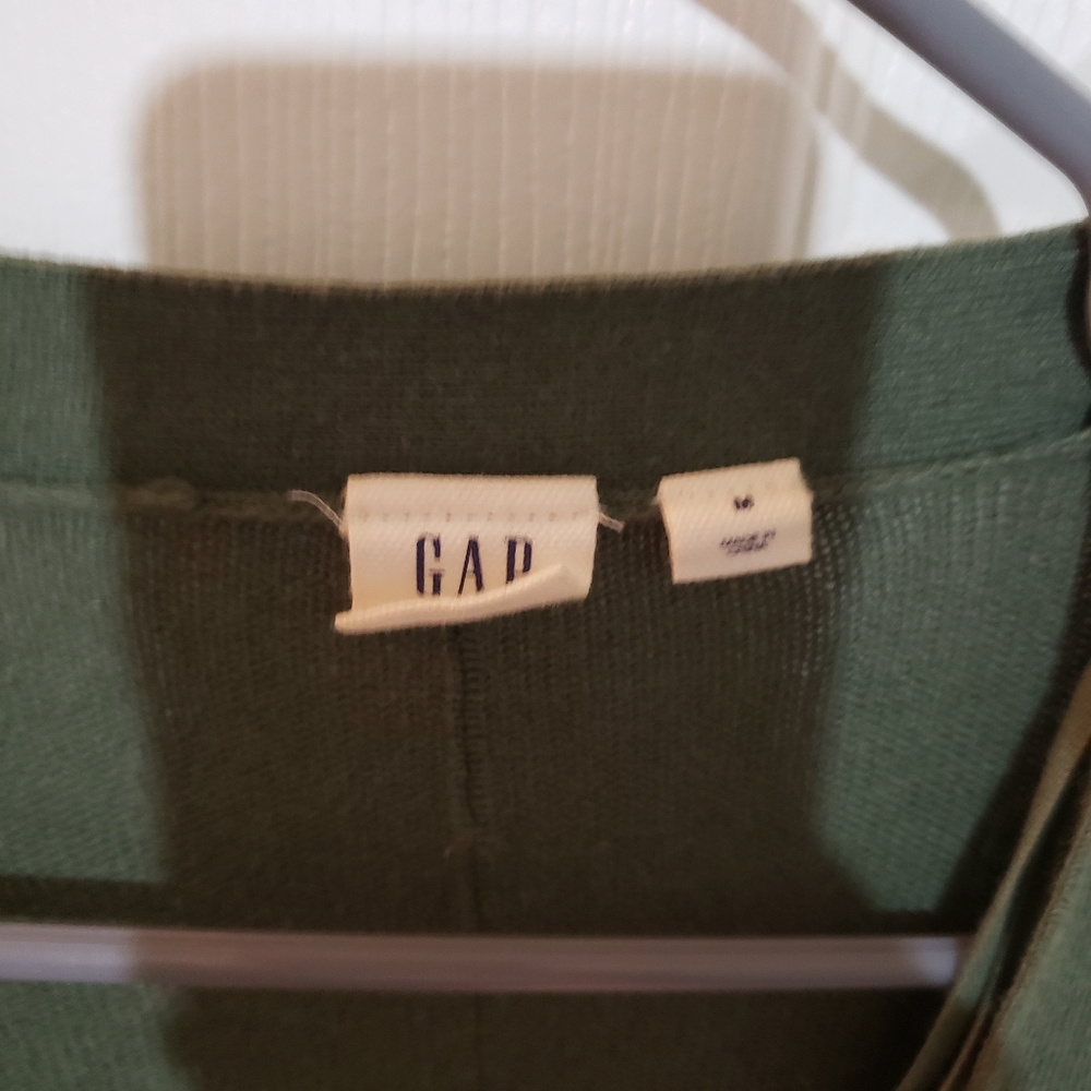 Gap Cardigan - Picture 2 of 3